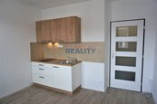 Pronájem malého bytu Pekárenská ul. garsonka, cena 8500 CZK / objekt / měsíc, nabízí Krigarová Reality