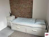 Bez provize Nabízíme k pronájmu zařízený pokoj v bytě 3+1 na Praze 6, v blízkosti Pražského hradu, cena 15000 CZK / objekt / měsíc, nabízí 