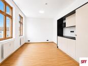 Pronájem pěkného moderního bytu 1+kk se sklepní kójí na Praze 3 Ondříčkova lokalita Žižkov, cena 20500 CZK / objekt / měsíc, nabízí SFF Czech s.r.o.