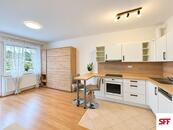 Pronájem vybaveného bytu 1+kk, 35 m², s balkonem a garážovým stáním Praha 10, Horní Měcholupy, cena 22000 CZK / objekt / měsíc, nabízí 
