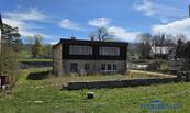 Prodej rod.domu k rekonstrukci s garáží a rov. pozemkem o celkové výměře 1475 m2 v obci Adolfovice, cena 2100000 CZK / objekt, nabízí 