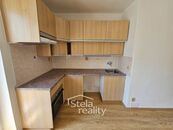 Pronájem bytu 1+kk s balkónem, 29 m2, OV, ul. Čs. armády, Bruntál, cena 7900 CZK / objekt / měsíc, nabízí