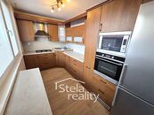 Pronájem bytu 4+1 s lodžií, 85 m, OV, ul. Jaselská, Bruntál, cena 14800 CZK / objekt / měsíc, nabízí 