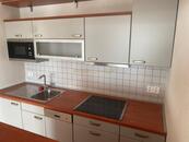 Pronájem bytu 1+kk přímo na ulici Česká v centru města, cena 15000 CZK / objekt / měsíc, nabízí REALHOF, s.r.o.