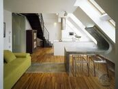 Pronájem, atraktivní půdní byt 3+KK, 90 m2, Národní obrany, Praha 6Bubeneč, metro, terasa 18 m2, int, cena 44000 CZK / objekt / měsíc, nabízí Apartment reality s.r.o.