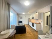 Pronájem, pěkný zařízený byt 2+kk, Starokošířská, Praha 5, sklep, internet, parkování, cena 24000 CZK / objekt / měsíc, nabízí Apartment reality s.r.o.