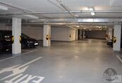 Pronájem, kryté garážové stání, Plzeňská, Praha 5 Košíře, cena 3000 CZK / objekt / měsíc, nabízí Apartment reality s.r.o.