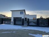 Prodej novostavby RD 286 m2 + 79 m2 terasa, pozemek 1173 m2, Sulice-Hlubočinka, okres Praha východ., cena 24000000 CZK / objekt, nabízí Novaspol, s.r.o.