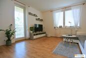 Od října: Prostorný 2+kk/B, 53 m2 + 7 m2 balkon, Ve Slatinách, Praha 10 Záběhlice., cena 21000 CZK / objekt / měsíc, nabízí 