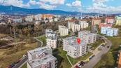 Prodej pěkného velkého bytu 2+1 s terasou v žádané lokalitě Liberce - Vratislavicích, ulice Křížová, cena 5490000 CZK / objekt, nabízí Matěchová Reality