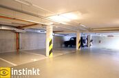 Garážové stání 15 m, ul. Dolnomlýnská, Praha 4 - Kunratice, cena 2500 CZK / objekt / měsíc, nabízí 