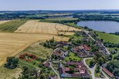 Stavební pozemek 645 m2 na okraji obce Česká Lhota u Dívčic, cena 1990000 CZK / objekt, nabízí Adler reality