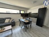 Pronájem moderního bytu 2+kk, 55 m, s prostornou terasou a parkovacím stáním, cena 13500 CZK / objekt / měsíc, nabízí 