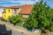 Prodej rodinného domu k rekonstrukci, 157 m2, pozemek 390 m2, ulice Na bahnech 616/23, P9 - Čakovice, cena 11990000 CZK / objekt, nabízí Reality Jan Vesecký