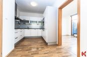 Pronájem bytu 3+kk 80m2 s terasou 133m2 a komorou 3,5m2, Mníšek pod Brdy, cena 25000 CZK / objekt / měsíc, nabízí 
