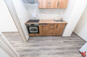 Pronájem tichého bytu 2+1 56 m2 po rekonstrukci kousek od Želivského, cena 25000 CZK / objekt / měsíc, nabízí 