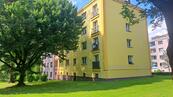 Nájem bytu 2+1, os. vl., podlahová plocha 46 m2, 3.NP/4.NP, ul. Volgogradská, Ostrava-Zábřeh, cena 12000 CZK / objekt / měsíc, nabízí Helena Hrušková Reality