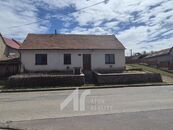 Hostěradice - Míšovice RD 3+1,75 m2, pozemek 1.335 m2 , započatá rekonstrukce rodinný dům, cena 2900000 CZK / objekt, nabízí 