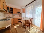 Pronájem bytu 2+1 se dvěma lodžiemi ve čtyřpodlažním bytovém domě na ulici Poznaňská v Brně - Žabovř, cena 17500 CZK / objekt / měsíc, nabízí RENČ - realitní kancelář