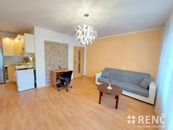 Pronájem bytu 2+kk se zasklenou lodžií v bytovém domě na ulici Sevastopolská, Brno Starý Lískovec, cena 16900 CZK / objekt / měsíc, nabízí 