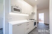 Pronájem zrekonstruovaného bytu 3+1 s lodžií, 75,4 m2, na ul. Řezáčova v Brně Komíně, cena 23900 CZK / objekt / měsíc, nabízí 