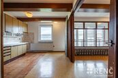 Pronájem bytu 4+1 (94 m2) se zimní zahradou, dvěma balkony a s možností parkování, ve zděném bytovém, cena 27000 CZK / objekt / měsíc, nabízí 