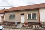 Prodej jednopodlažního řadového rodinného domu v Radosticích u Brna se zahradou, dvorem po částečné , cena 5950000 CZK / objekt, nabízí 