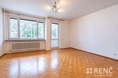 Pronájem bytu 3+kk (74 m2) se zasklenou lodžií (5 m2) ve zděném bytovém domě na ul. Marie Majerové v, cena 25900 CZK / objekt / měsíc, nabízí 