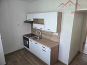 Prodej bytu 3+1/B, 65 m2, DV, rekonstrukce, ulice Purkyňova, centrum Chomutova, cena 2795000 CZK / objekt, nabízí 