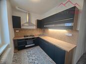 Pronájem bytu 3+1/B, rekonstrukce, 57 m2, ulice Osvobození, Jirkov, cena 12500 CZK / objekt / měsíc, nabízí 