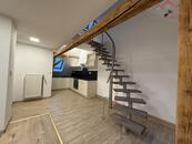 Pronájem podkrovního bytu 2+kk (70 m2) Meisnerova, Chomutov, cena 17000 CZK / objekt / měsíc, nabízí 