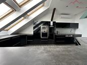 Exkluzivní pronájem podkrovního bytu 5+kk (160 m2) 28. října, Chomutov, cena cena v RK, nabízí REALITY HERICH