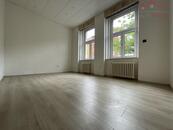 Pronájem zrkonstruovaného bytu 1+kk ( 28 m2) Blatenská, Chomutov, cena 7500 CZK / objekt / měsíc, nabízí REALITY HERICH