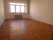 Krásný a prostorný byt 2+1 64m2 Štefánikova Od 1.9.2026 i pro studenty, cena 24900 CZK / objekt / měsíc, nabízí 