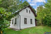 Rodinný dům pod Ještědem, 194 m2, zahrada 587 m2, koupaliště za brankou