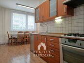 Pronájem pěkného bytu 3+1 s balkonem, CP 75 m, Blansko, ul. Jasanová, cena 18000 CZK / objekt / měsíc, nabízí 