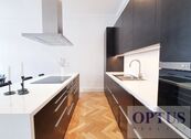 P1 Staré Město, Dušní ul., luxusní zrenovovaný byt 5 + k.k., balkón, 172 m2, privátní wellness, pool, cena 105000 CZK / objekt / měsíc, nabízí 