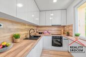 Pronájem moderního bytu 3+1, 72m2, ul. Josefa Suka, Frýdek-Místek, cena 21900 CZK / objekt / měsíc, nabízí 