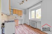 Pronájem bytu 1+1, 28 m2, ul. Lískovecká, Frýdek-Místek , cena 9731 CZK / objekt / měsíc, nabízí
