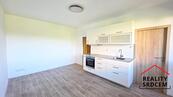 Pronájem zrekonstruovaného bytu 2+kk s komorou a lodžií, 37 m2, ul. Budovatelů, Nový Jičín, cena 11005 CZK / objekt / měsíc, nabízí 