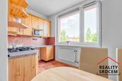 Pronájem zrekonstruovaného bytu 2+1 s lodžií, 52 m2, ul. Slunečná, Frýdek-Místek, cena 14450 CZK / objekt / měsíc, nabízí 