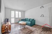 Pronájem zrekonstruovaného a nezařízeného bytu 2+1 s lodžií, 51 m2, ul. Frýdlantská, Frýdek-Místek, cena 13400 CZK / objekt / měsíc, nabízí 