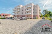 Pronájem moderního bytu 2+kk 74 m2 s předzahrádkou, 104 m2 ul. Na Poříčí, Frýdek-Místek, cena 18500 CZK / objekt / měsíc, nabízí 