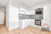 Pronájem nově zrekonstruovaného bytu 3+1 s lodžií, 75 m2, ul. Lumírova, Ostrava-Výškovice, cena 13349 CZK / objekt / měsíc, nabízí DĚLÁME REALITY SRDCEM