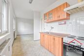 Pronájem bytu v os. vlast. o velikosti 1+1/38m2 na ul. Kpt. Jaroše, Karviná - Mizerov, cena 5700 CZK / objekt / měsíc, nabízí 
