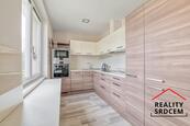 Pronájem zařízeného bytu 2+1 se šatnou a balkónem, 62 m2, ul. Na Nábřeží, Havířov-Město, cena 16743 CZK / objekt / měsíc, nabízí 