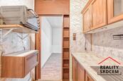Podnájem družs. bytu o velikosti 1+kk/31 m2 na ul. Květinová, Orlová - Lutyně, cena 7500 CZK / objekt / měsíc, nabízí DĚLÁME REALITY SRDCEM
