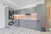Pronájem moderního bytu 2+kk, 65 m2 s parkováním, Bohumínská, cena 13500 CZK / objekt / měsíc, nabízí 
