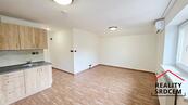 Podnájem zrekonstruovaného podkrovního bytu 3+kk s jídelnou, cca 72 m2, ul. Míru, Frýdek-Místek, cena 11000 CZK / objekt / měsíc, nabízí 