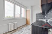 Pronájem bytu 2+1 s balkonem, 56m2 , ul. Výškovická, Ostrava - Zábřeh, cena 12500 CZK / objekt / měsíc, nabízí DĚLÁME REALITY SRDCEM